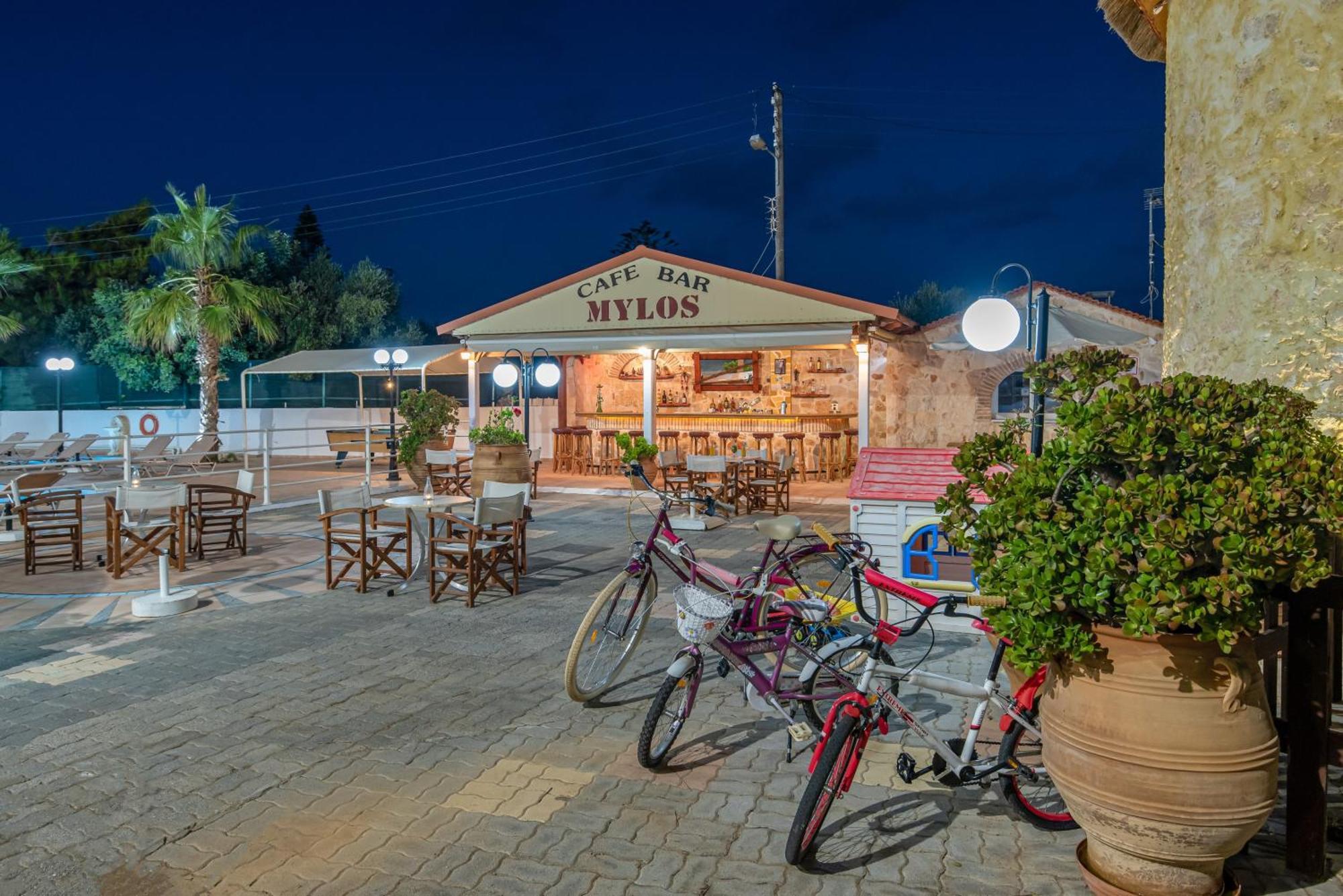 Mylos Apartments Anissaras Hersonissos  Exteriör bild